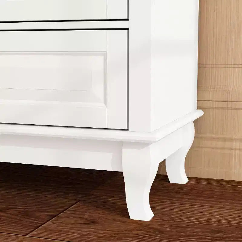 Cómoda de 9 cajones blanca de estilo antiguo con tiradores metálicos tipo botón