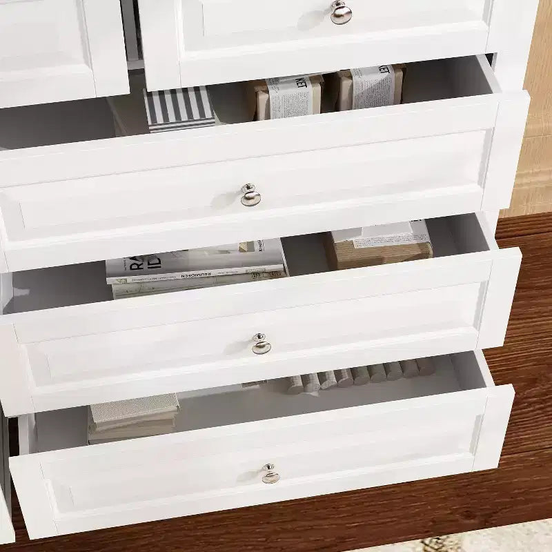 Cómoda de 9 cajones blanca de estilo antiguo con tiradores metálicos tipo botón