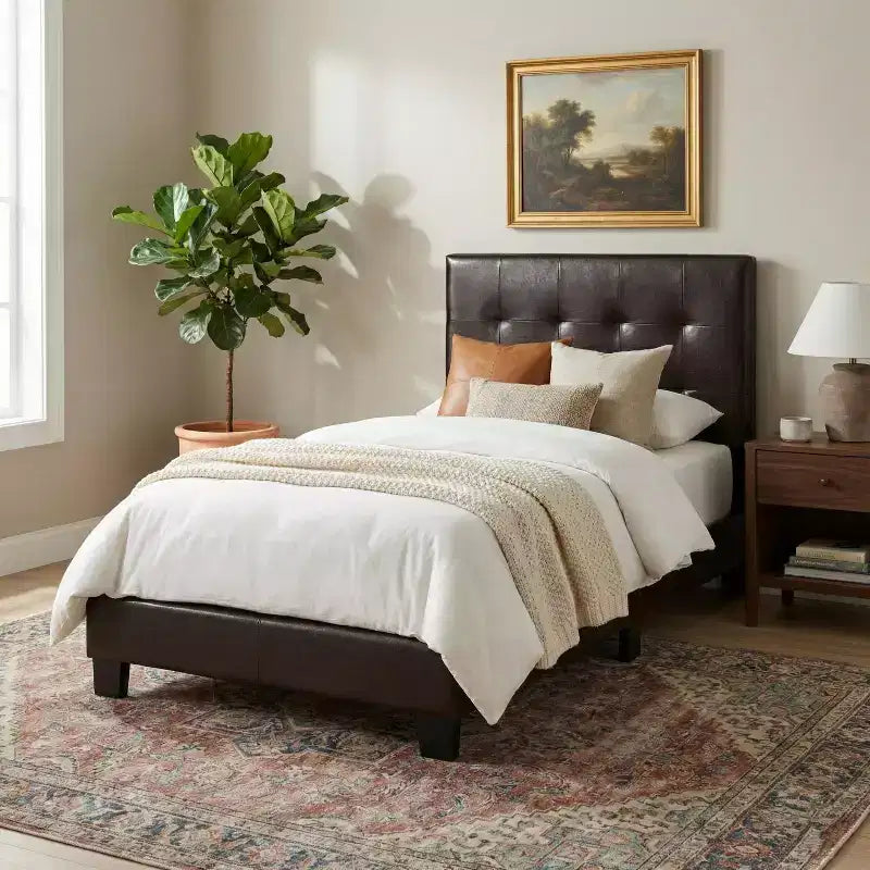 Base de cama de plataforma de piel sintética marrón con cabecera ajustable – Individual / Matrimonial