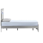 Cama doble con paneles tapizados en champán plateado con cabecero LED, capacidad para 1