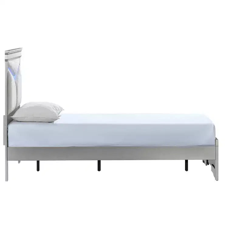 Cama doble con paneles tapizados en champán plateado con cabecero LED, capacidad para 1