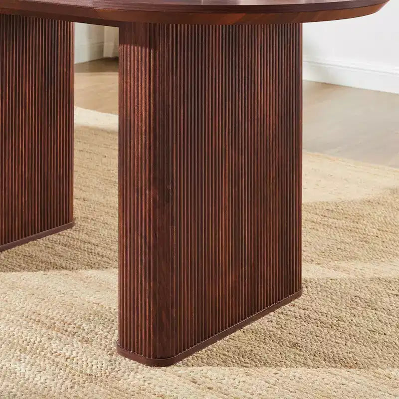 Mesa de comedor ovalada, capacidad 4 a 6 personas, color negro/marrón/natural