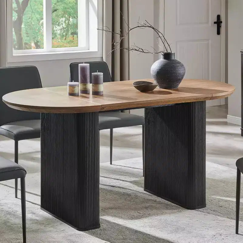 Mesa de comedor ovalada, capacidad 4 a 6 personas, color negro/marrón/natural